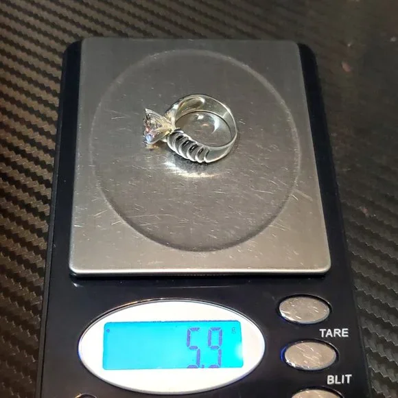 Size 6 925 Sterling Silver Clear Cubic Zirconia Unique Quality Ring - Picture 9 of 9